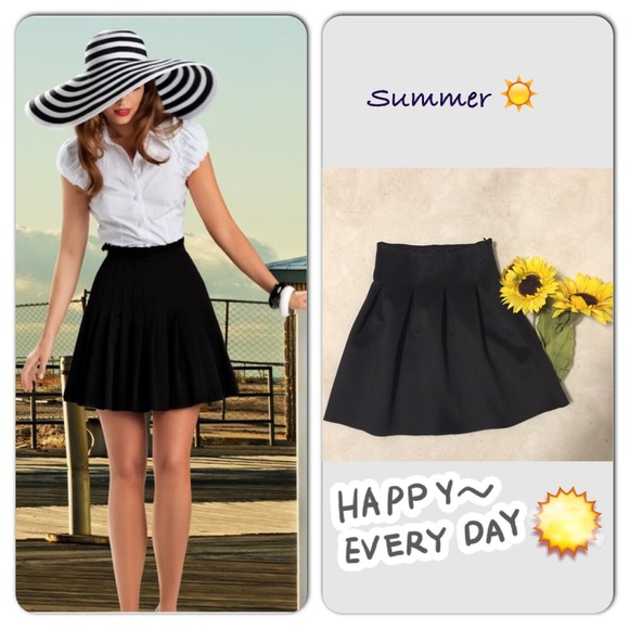 *SOLD*🐣HP4/16/17🐣Black high waist pleated skirt - Picture 2 of 8