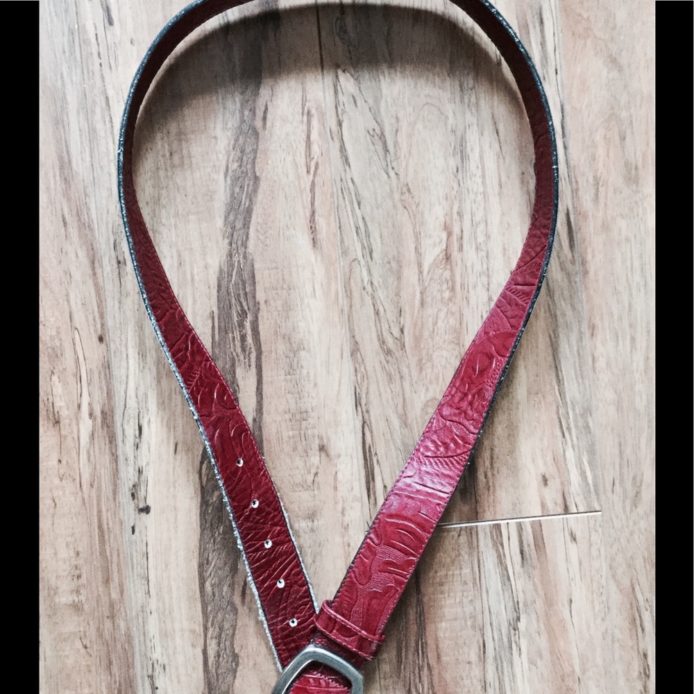 NWOT Women's Medium genuine leather belt