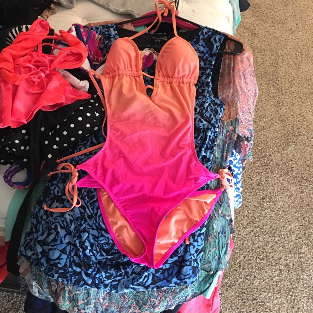 LA Hearts Cut out Ombré Pink-Coral swimsuit