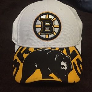 Bruins hat