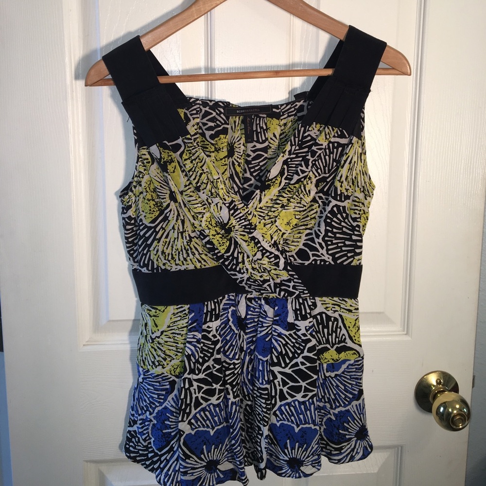 💙 Gorgeous BCBG Max Azria tank 💙
