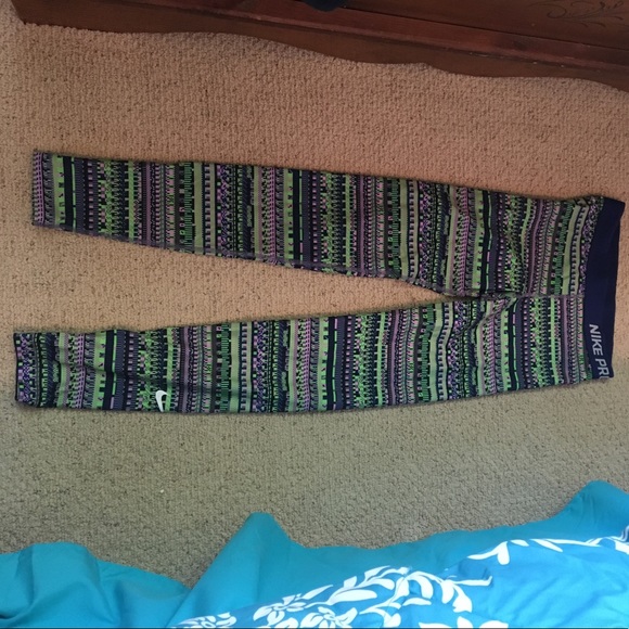 Brand new Nike pro Leggings - Picture 1 of 2