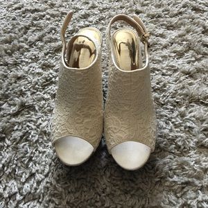 Francesca's White Lace Wedges