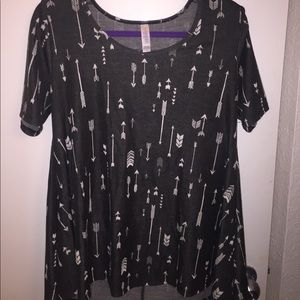 LuLaRoe S Perfect T 🦄 ARROW PRINT!!
