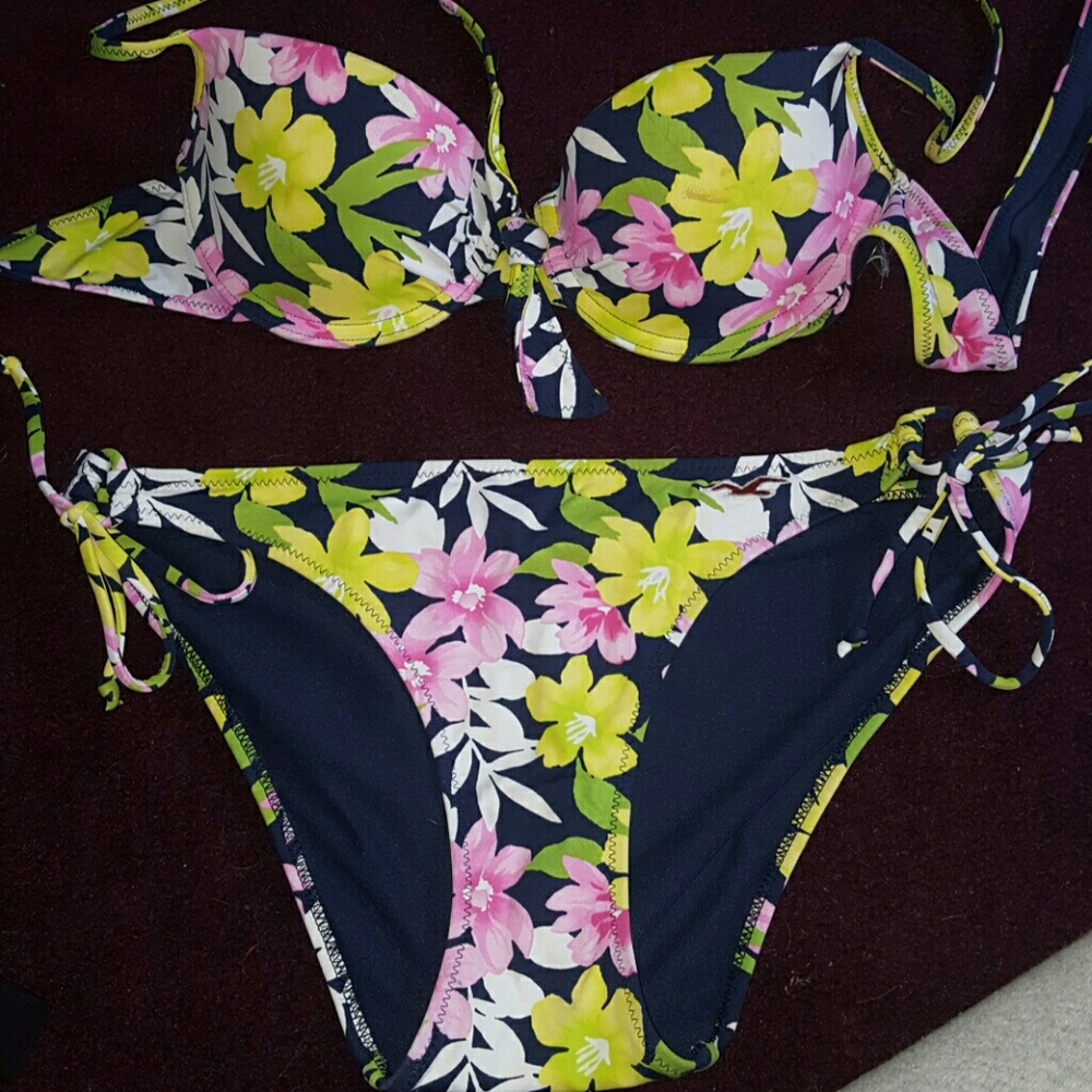 Hollister Bikini!