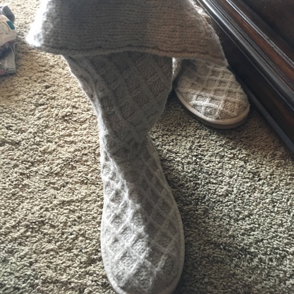 Ugg Lattice Boots Sz 8 - Picture 3 of 7