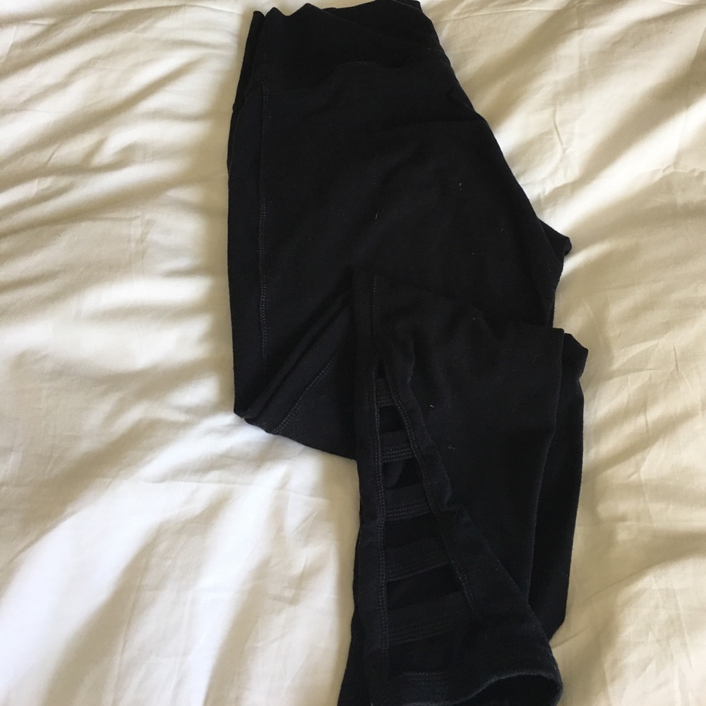 Old Navy Workout Leggings Strappy With Cutouts