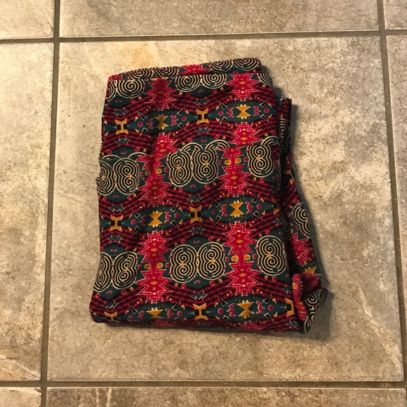 Lularoe!! - Picture 1 of 3