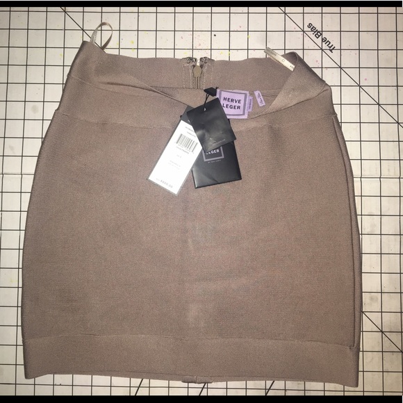 ❌🚫SOLD Herve Leger Skirt -L⭕️❌ - Picture 2 of 8