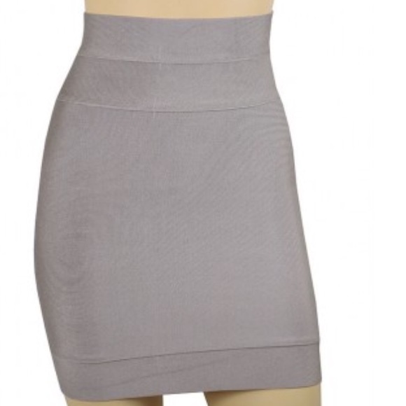 ❌🚫SOLD Herve Leger Skirt -L⭕️❌ - Picture 7 of 8