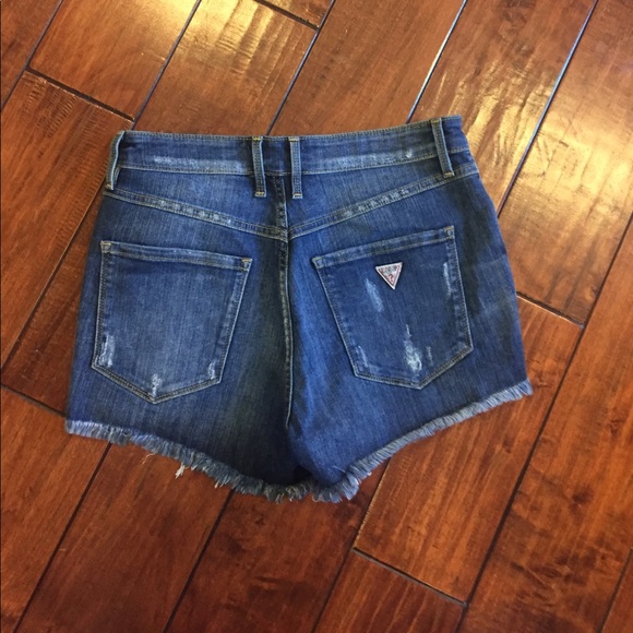 Guess Jean Shorts Size 28 - Picture 2 of 2