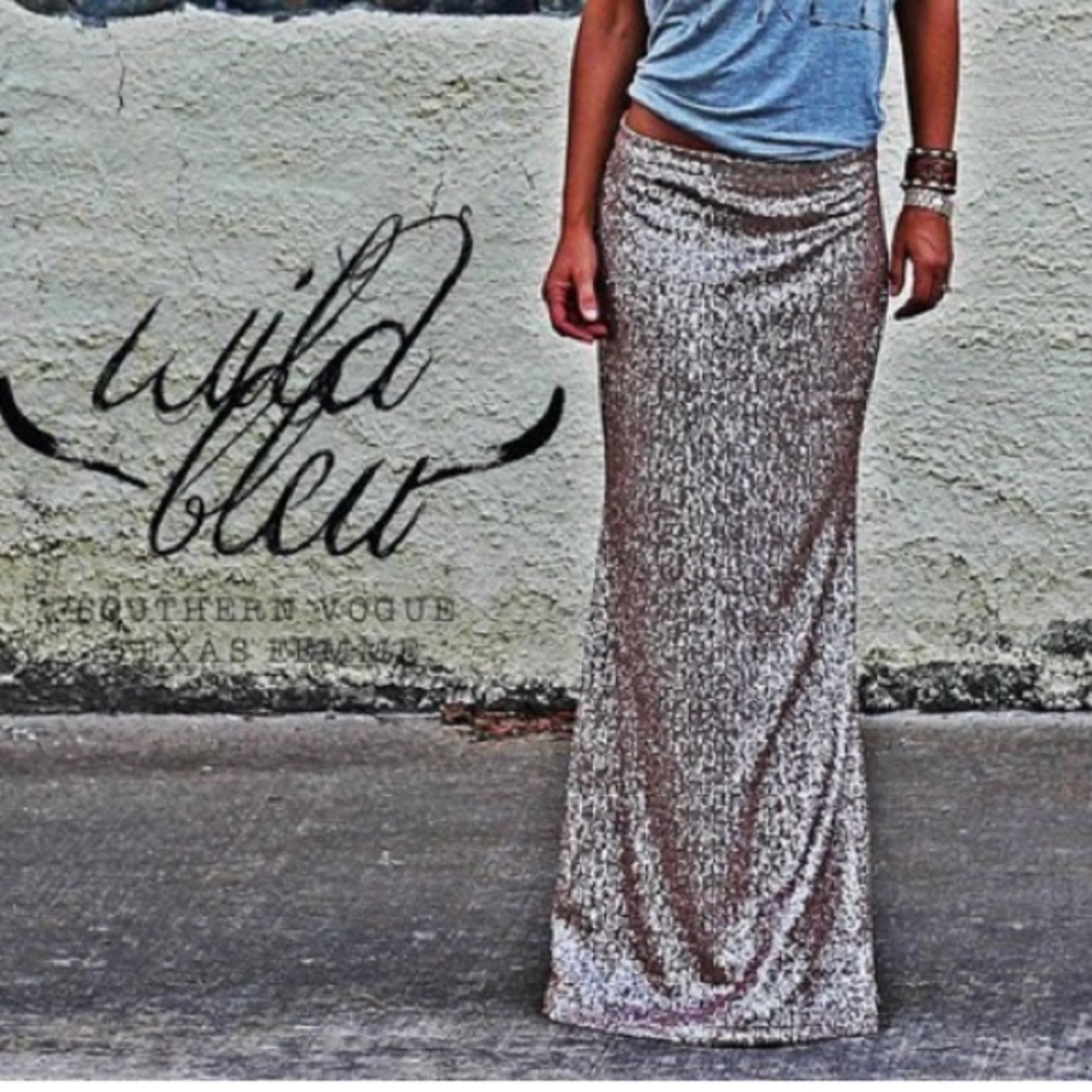 SOLD!!! ✨ sequin maxi skirt ! Size small/medium