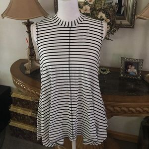 NEW SLEEVELESS BLACK & WHITE TOP