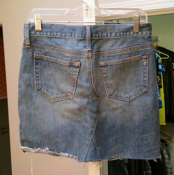 Gap Distressed Mini - Picture 2 of 4