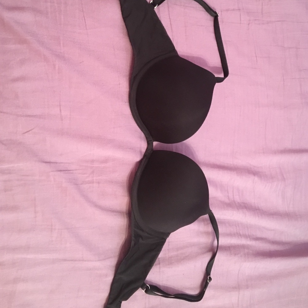 Victoria's Secret 32D bra