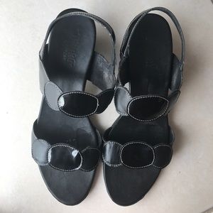 Black Munro American made sandals