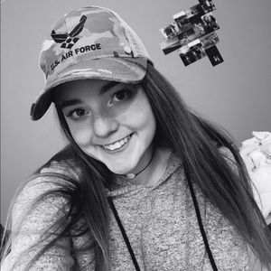 Meet your Posher, Mackenzie