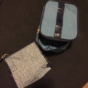 Estée Lauder makeup bag set