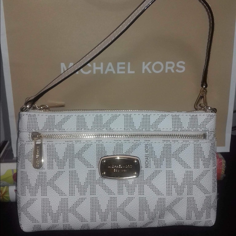 Wristlet Michael Kors SOLD 😊🙈👍🏼
