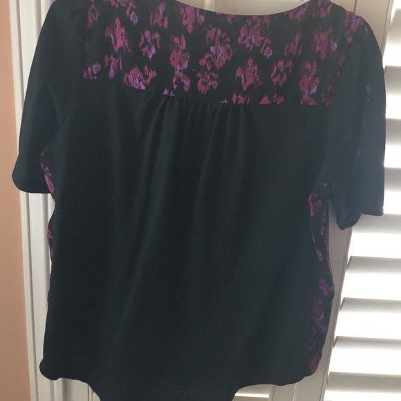 Anthropologie top.  Size Medium - Picture 3 of 5