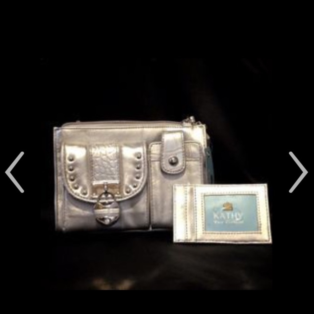 Stolen wallet a week ago today in black as shown