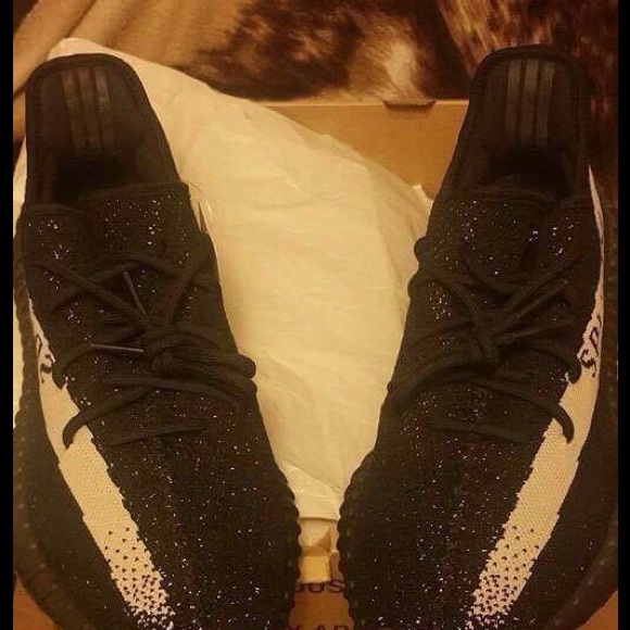 Yeezy Oreo V2 - Picture 2 of 4