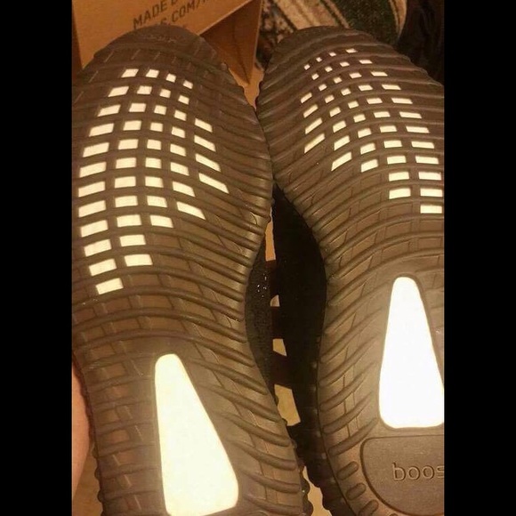 Yeezy Oreo V2 - Picture 4 of 4