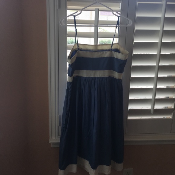 Antonio Melani blue and cream dress.  Size 6. - Picture 2 of 4