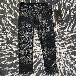 NWT Workout capris