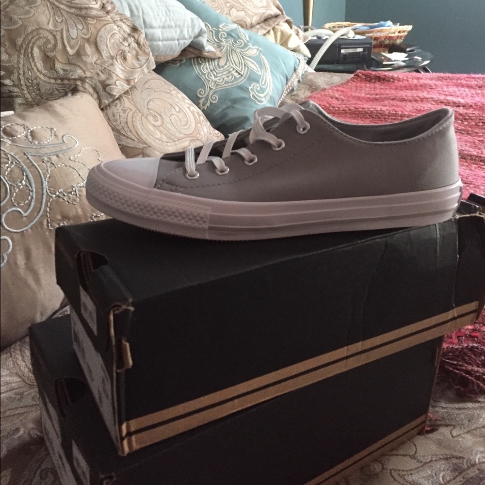 Converse women's gray sneakers in original 📦
