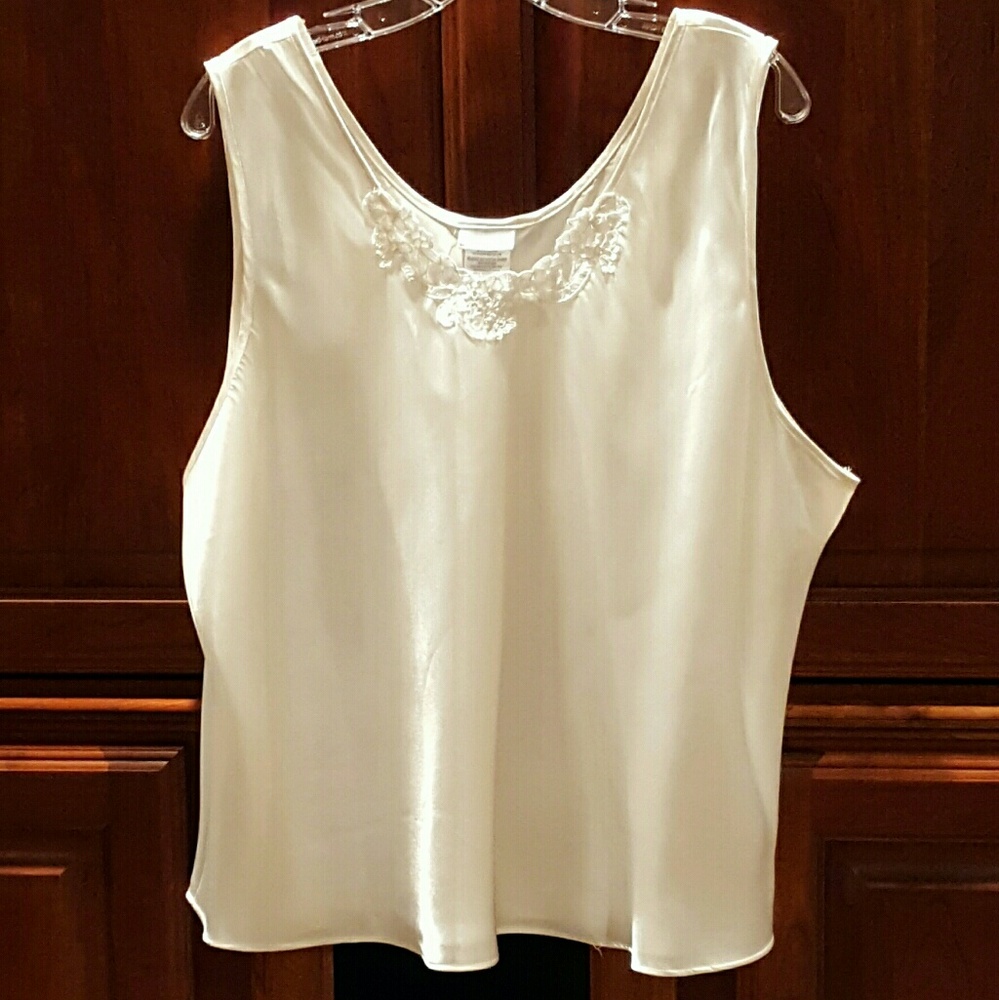 ☀️Cream Polyester Camisole with Embroidery detail