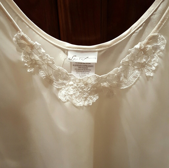 ☀️Cream Polyester Camisole with Embroidery detail - Picture 2 of 2