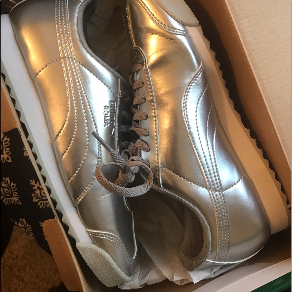 Silver Metallic Puma Roma
