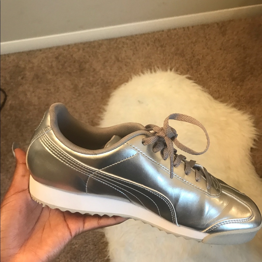 Silver Metallic Puma Roma - Picture 2 of 4