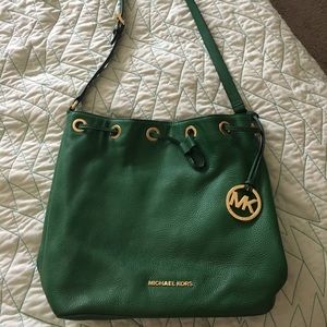 NEED THIS GONE! -- green MICHAEL KORS bucket bag