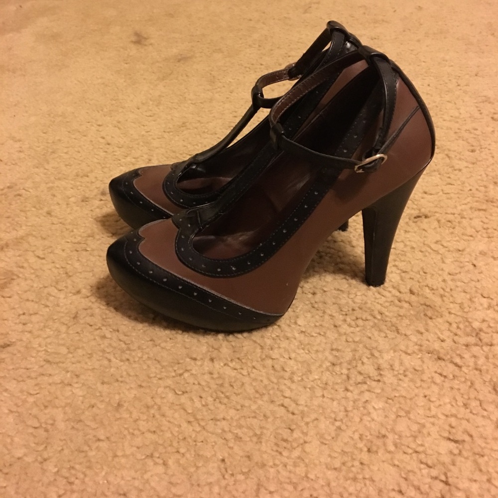 T-strap heels NWOT