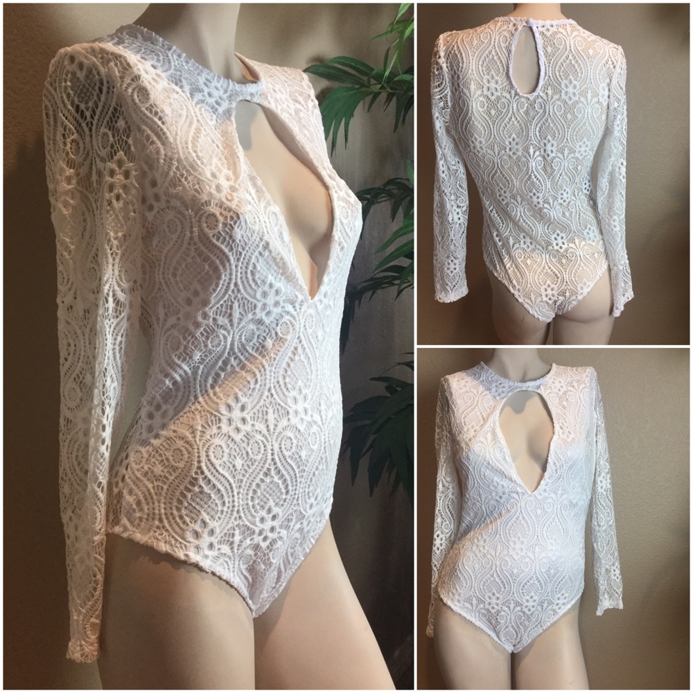 NWOT White Lace Long Sleeve Bodysuit M/L