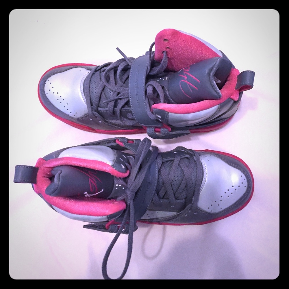 Girls Jordan's Fly Girl size 6Y USA 5.5 UK