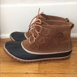 Sorel Out N About Leather Duck Boots