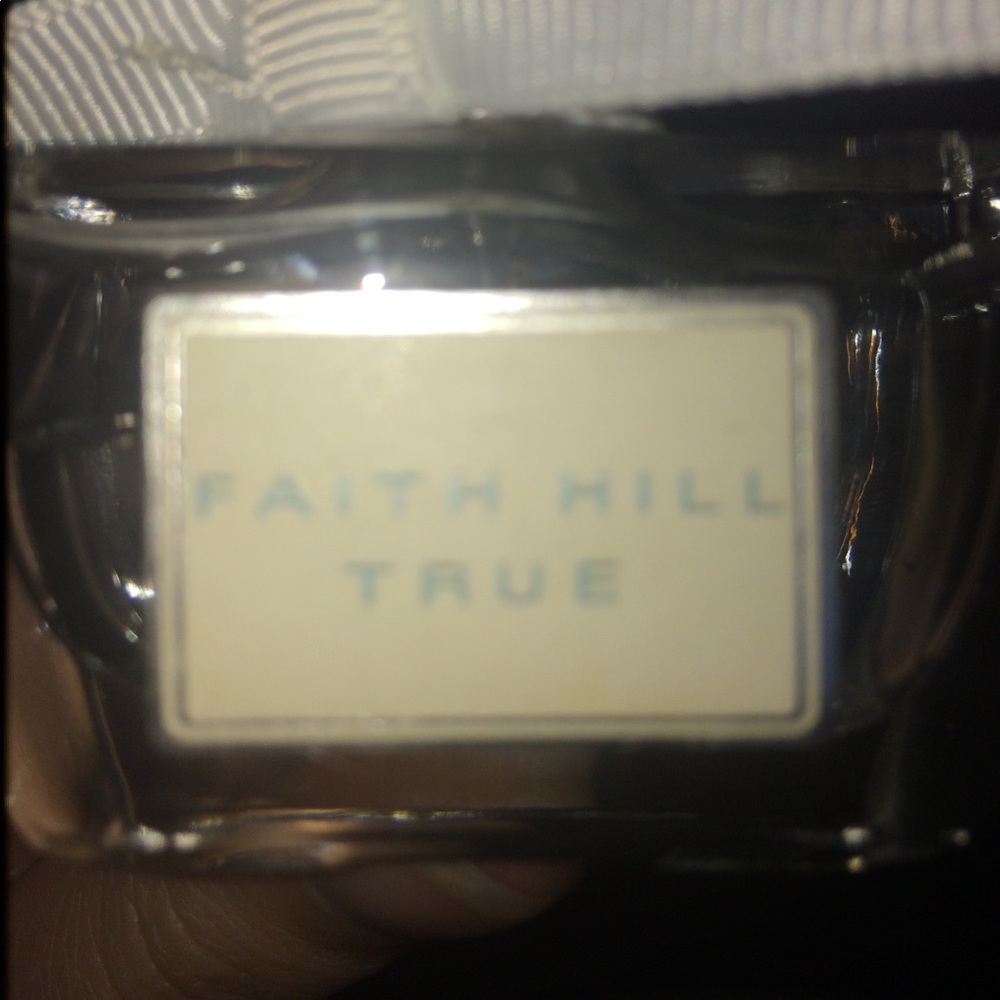 Perfume - Picture 2 of 4