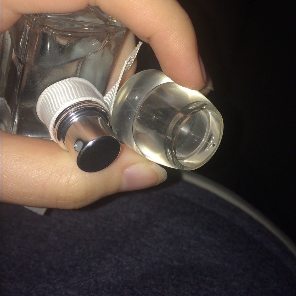Perfume - Picture 4 of 4