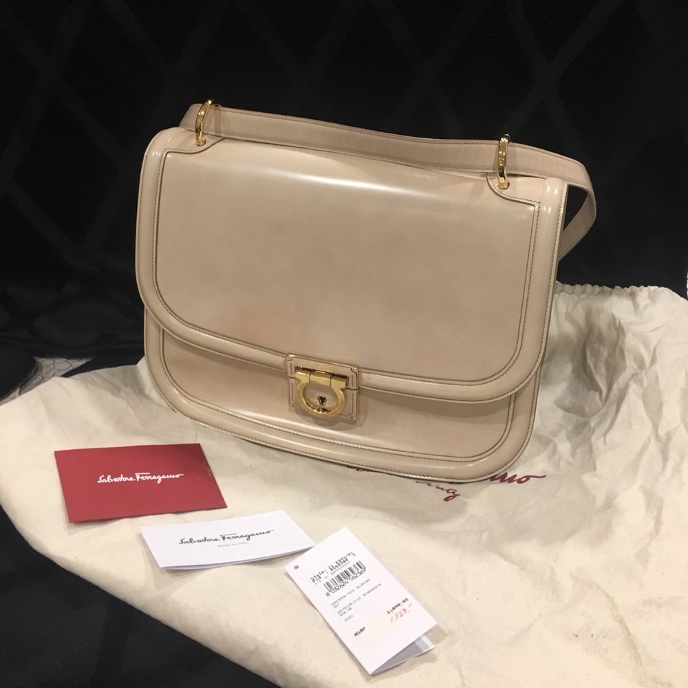 Almond Cafe Salvatore Ferragamo shoulder bag. NWT