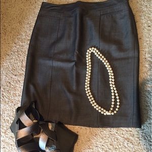 🌹ANN TAYLOR LOFT SKIRT- LINED SIZE 6P 🌹