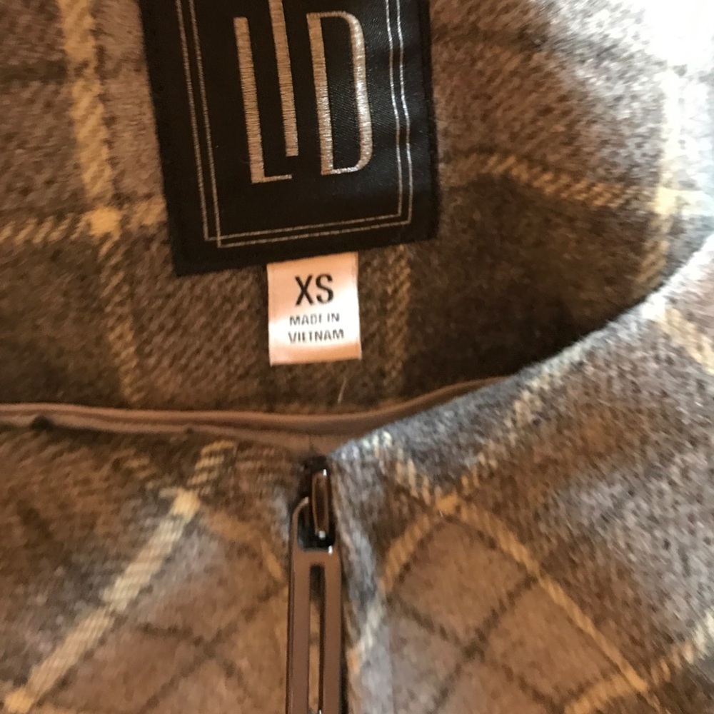 Jacket - Picture 4 of 4