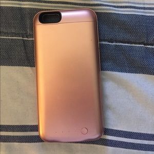 Rose gold iPhone 6 (standard size) charging case