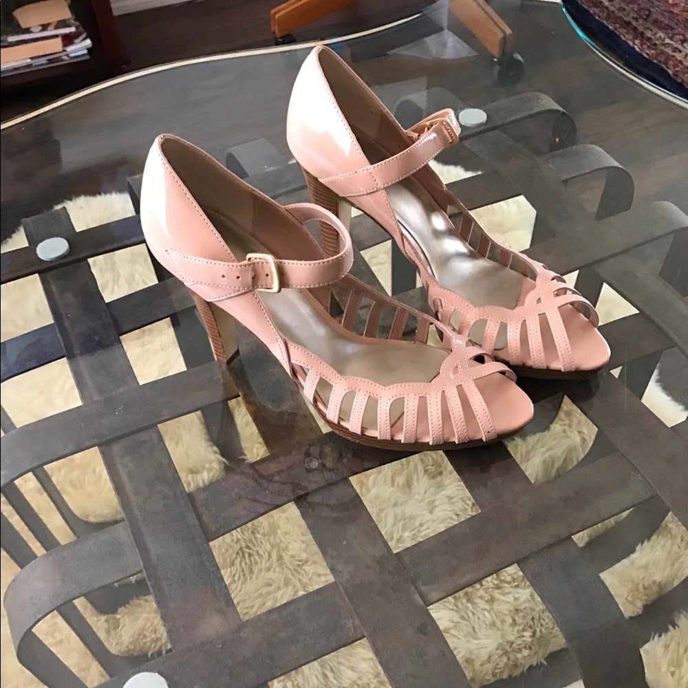 Blush patten leather heels 