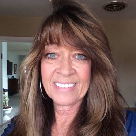 Meet your Posher, Lisa - Picture 1 of 1