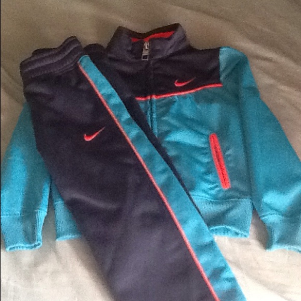 Nike sweat suit