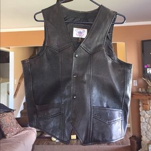Men's Dark brown Genuine Leather Vest. Size 42. Men's Dark brown Genuine Leather Vest. Size 42.