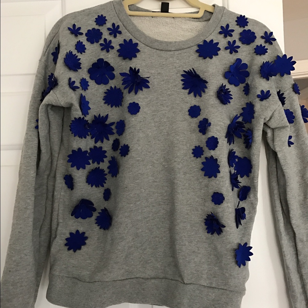 Floral appliqué sweatshirt
